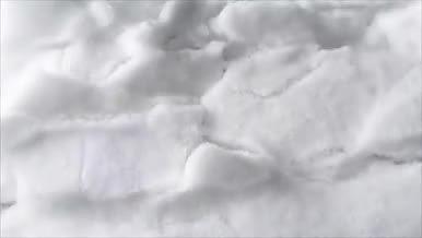 真实冰雪地融化视频展示标志动画LOGO片头制作视频的预览图